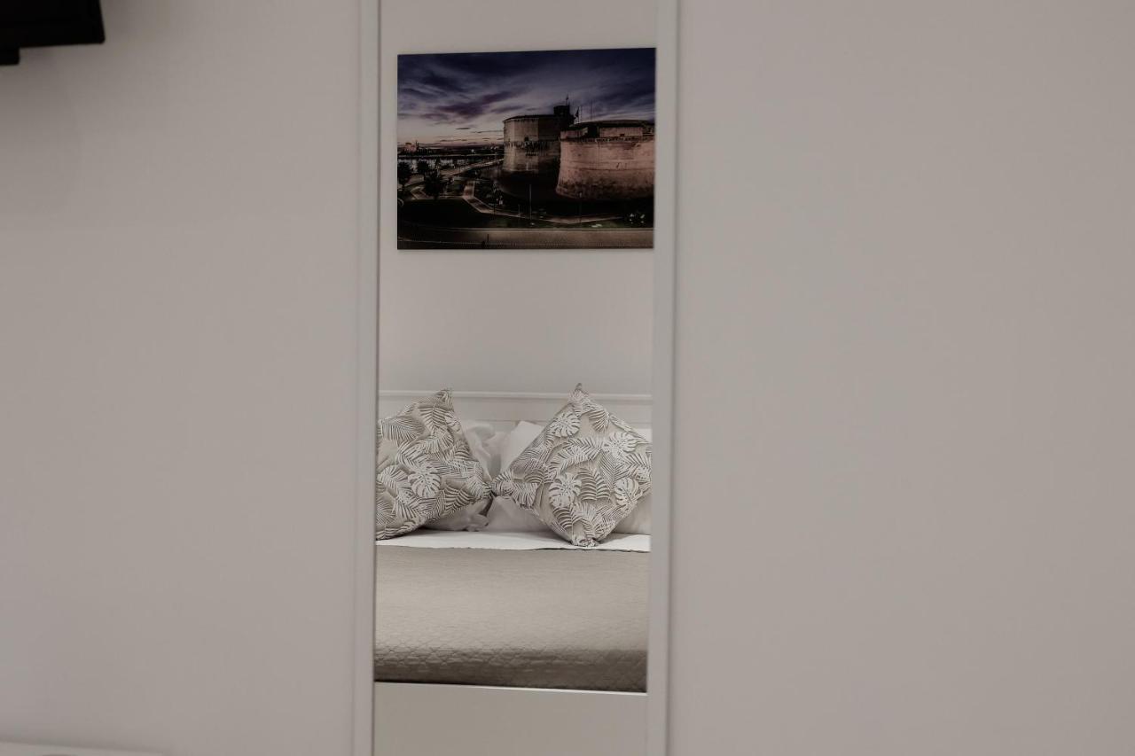 Central Guest House チビタベッキア エクステリア 写真