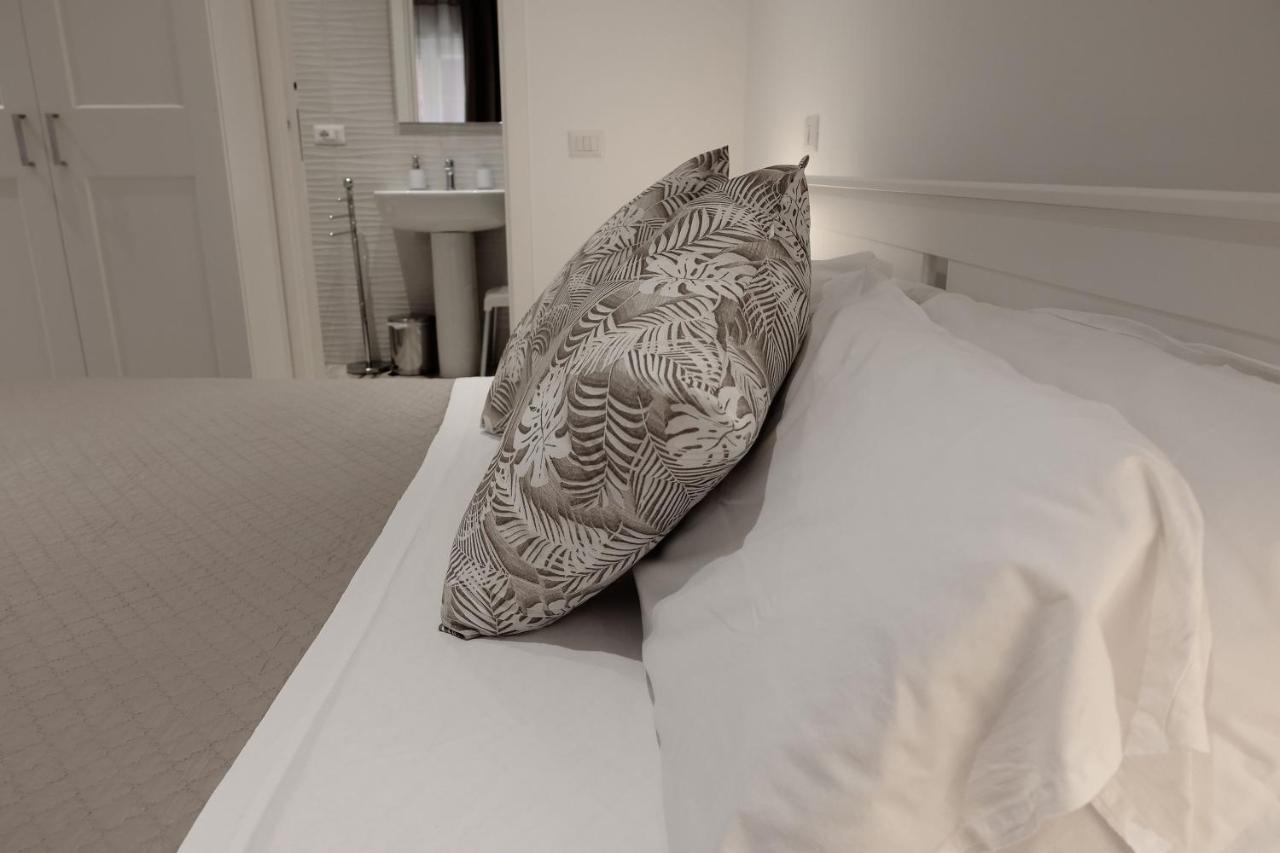 Central Guest House チビタベッキア エクステリア 写真