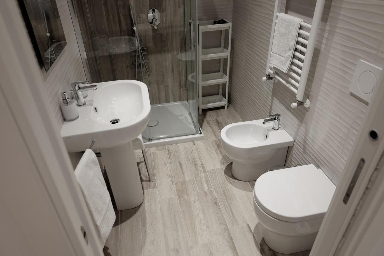 Central Guest House チビタベッキア エクステリア 写真